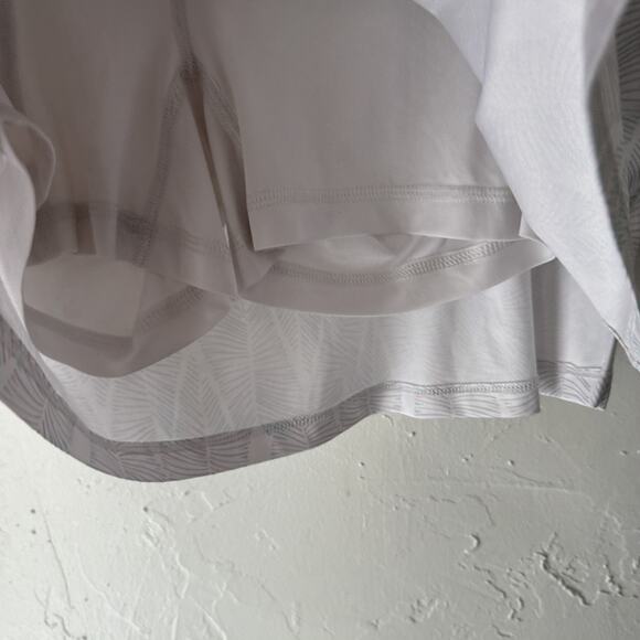 Greg Norman Skort Womens Medium White Aqua Feather Print Golf Activewear Pockets - Picture 3 of 7